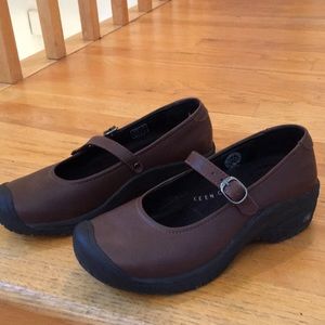 💕Keen, leather ladies shoes. size 7, Brown